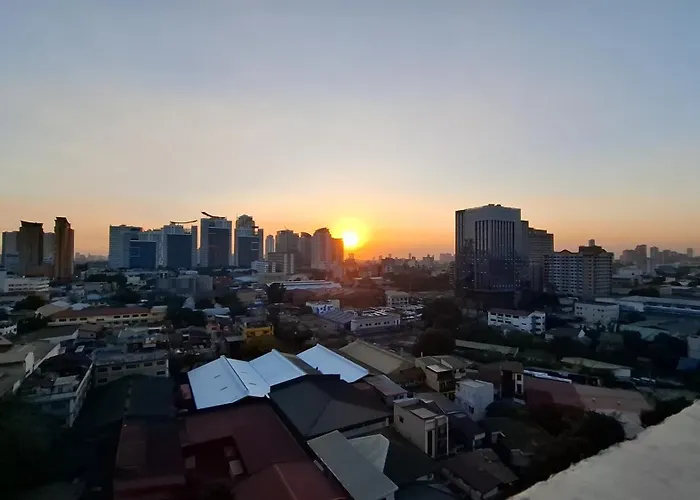 Quiet & Cozy 1km To The Heart Of Araneta With Free Parking *