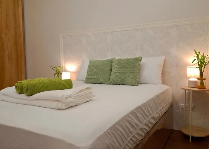 Quiet & Cozy 1km To The Heart Of Araneta With Free Parking